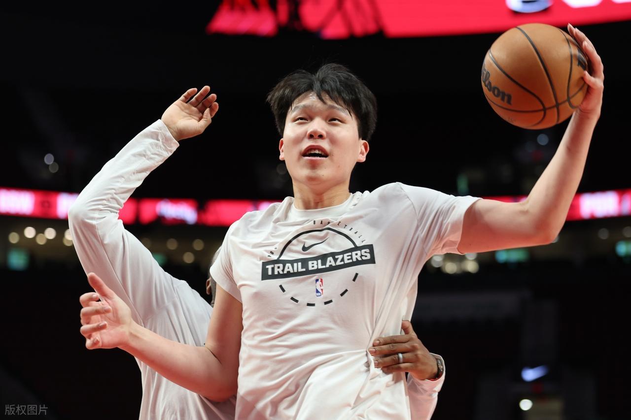 杨瀚森被弃因祸得福,开拓者超巨伤退球队或摆烂,小杨转正成基石