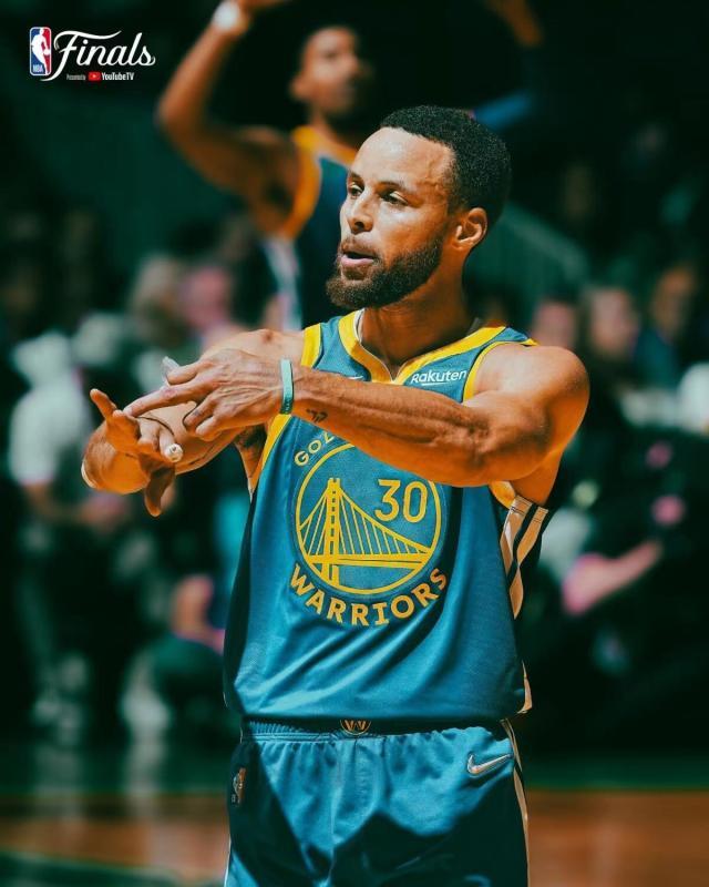 半岛体育官网-横扫一切嘲讽和质疑！生涯最特别一冠助库里腾飞