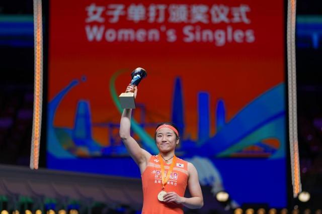 石宇奇强势回归世界第一，国羽领跑男单、女双、混双